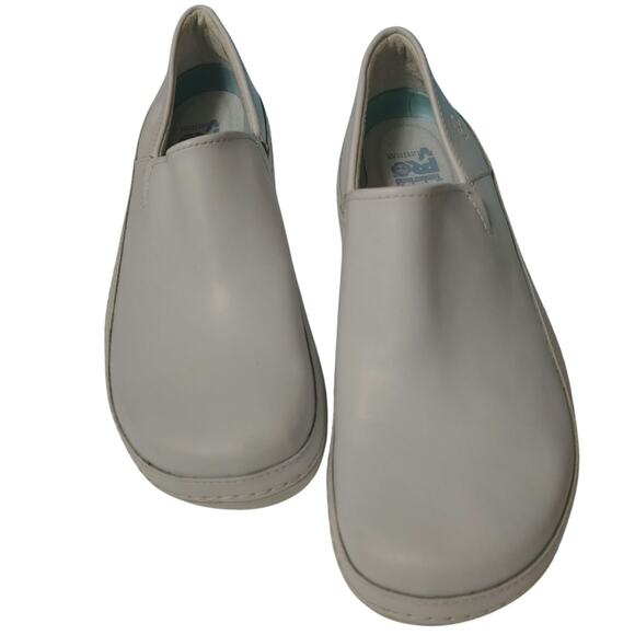 Timberland PRO Shoes: Women's White 89687 Renova Professional Nursing Shoes - Picture 4 of 7